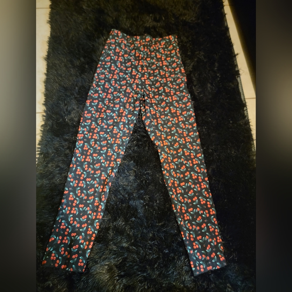 FOREVER 21 Black Cherry Printed Pants Size Small
